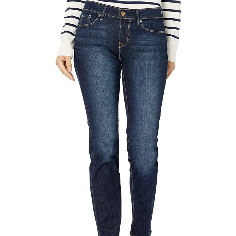 Women’s Straight Jeans